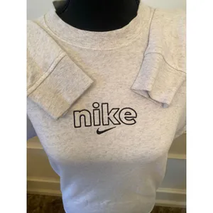 Nike Embroidered Pullover Crewneck Sportswear Women's Phoenix Fleece Graphic thumbnail 2