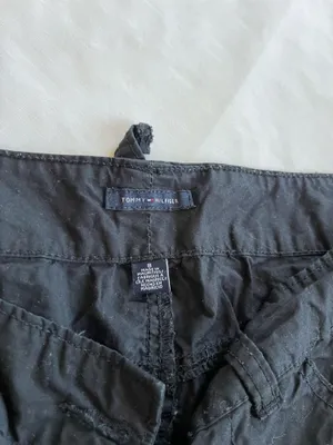 Women’s size 8 Tommy Hilfiger cargo shorts black thumbnail 5