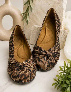 Natural Soul All Thru Comfort Slip Genie Leopard Print Twist Front Flat Sz 9 thumbnail 1