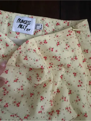 Princess Polly Light Yelllow Floral high slit Skirt US 2 (skirt only) thumbnail 3