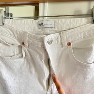 ZARA White Straight Leg Jeans thumbnail 3