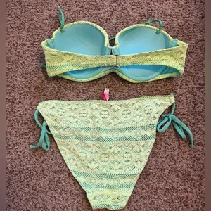Victoria’s Secret neon green bikini thumbnail 2
