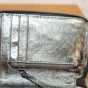 Elliott Lucca Wristlet Genuine Woven Leather Pewter Metallic Like New Condition thumbnail 6
