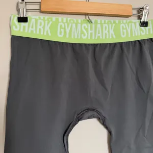 Gymshark Womens Seamless Cropped Leggings in Charcoal Gray Green Size L thumbnail 2