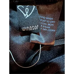 Windsor women’s black off-the-shoulder bodysuit‎ sz S thumbnail 3