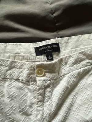 Banana Republic Hampton Fit Shorts White size 6 thumbnail 2