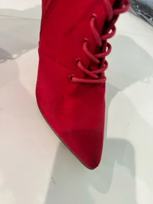 Red Heels Size 7.5 thumbnail 3