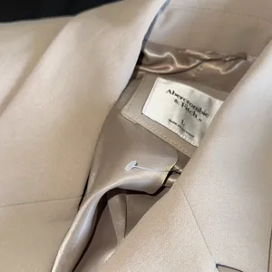 NWOT Abercrombie & Fitch Crepe Relaxed Single Breasted Blazer Jacket thumbnail 5