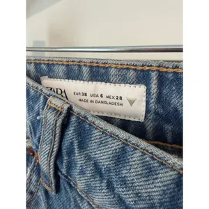 Zara Women Light Wash High Rise Straight Leg Jeans Raw Hem Size 6 thumbnail 5