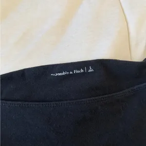 Abercrombie & Fitch Black Long-Sleeve Bodysuit thumbnail 4