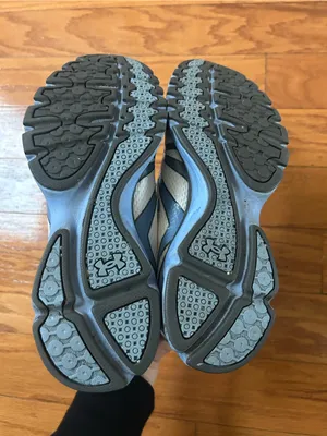 Like new Under Armour women Athletic Shoes size 7.5 thumbnail 5