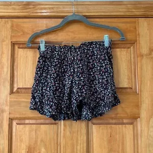 Hollister Navy Floral Shorts XS thumbnail 2
