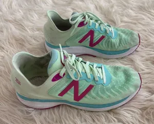 New Balance Fresh Foam 860v11 Women's Running Shoes Size 5‎ Mint/Pink thumbnail 1