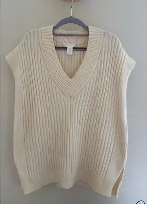 H&M White Sweater Vest thumbnail 1