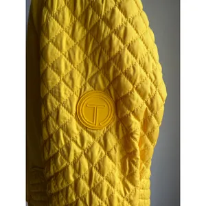 T by Talbots Yellow Quilted Sweatshirt Small Golf Pullover Stretch Athleisure thumbnail 7