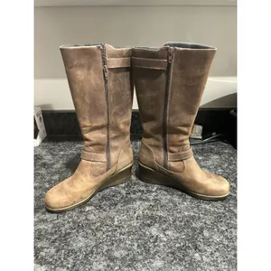Keen Women Of Scots Brown Leather Wedge Heel Tall Boots Size US 7 Nature Gorp thumbnail 4