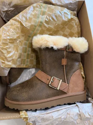 UGG Boots Classic thumbnail 3