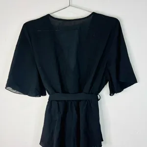 Chic Black Wrap Top with Belted Waist Boho Casual Flowy V-Neck Blouse Size Large thumbnail 6