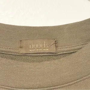 Nuuds‎ Size Large Olive Cropped Crewneck Pullover Sweatshirt thumbnail 3