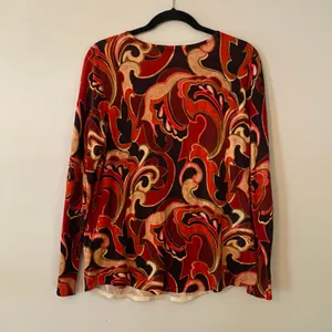Chico's Red Paisley V-neck Sweater Boho Lightweight Preppy Women size 1 / Medium thumbnail 6