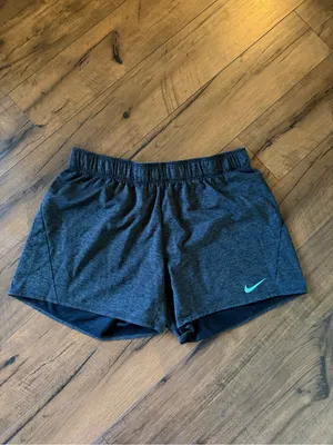 Nike Women's Heather Charcoal Athletic Shorts thumbnail 4