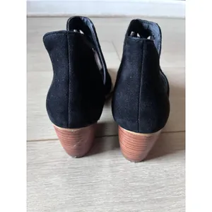 BP Black Woven Laser Cut Ankle Booties Pointed Toe Block Heel Size 5M thumbnail 2