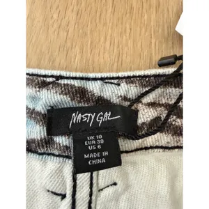 NWT Nasty Gal Tiger Print Denim Wide Leg Jeans Size 6 thumbnail 9