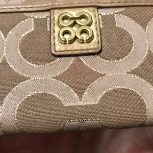 Coach Gold Logo Card Holder Wallet thumbnail 3