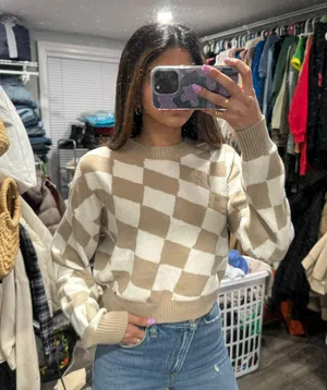 Hollister Beige and White Checkered Knit Sweater Crewneck Size XS thumbnail 2