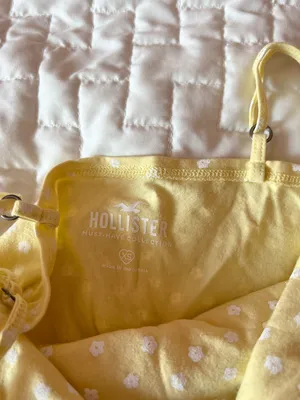 Hollister Must Have Yellow Floral Cropped Tank Top Size XS thumbnail 3