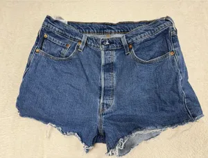 Levi's 501 Original Women's Distressed Micro‎ Denim Jean Shorts Size W33 thumbnail 1