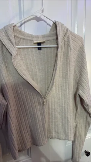Universal Threads Sweater thumbnail 3