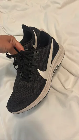 Nike running shoes  thumbnail 3