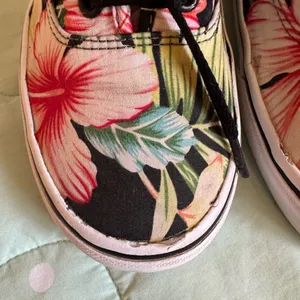 Vans Hawaiian Floral Sneakers Womens size 7 thumbnail 3