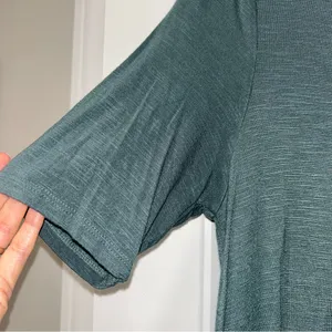 Maurice’s 24/7 Green Short Sleeve Tee Women’s Small thumbnail 3