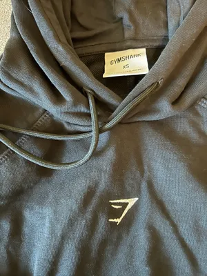 Gymshark Cropped Hoodie Black thumbnail 2