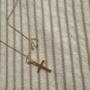 Cross pendant necklace thumbnail 3