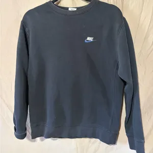 Nike crewneck thumbnail 1