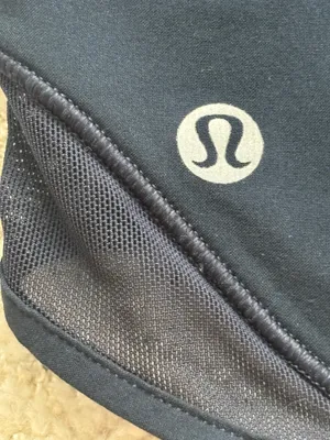 Women’s Lululemon Hotty Hot Shorts 4" thumbnail 3