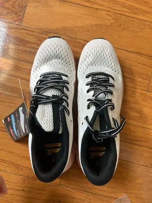 NWT Avia women Running Sneakers size 7 thumbnail 6