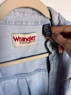 Wrangler Rugged Wear Light Wash Denim Button-Up Shirt – Size M/M thumbnail 3