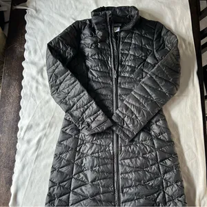 Patagonia Women's Black Puffer Coat thumbnail 1