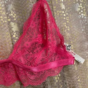 Free People Bright‎ Eyes Hot Pink Romantic Coquette Sheer Lace Bralette M NWOT thumbnail 3