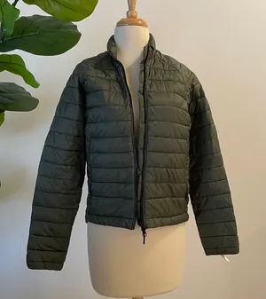 Everlane | Renew Green Light Weight Puffer Jacket thumbnail 1