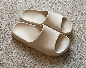 Slides size 7 Tan thumbnail 1
