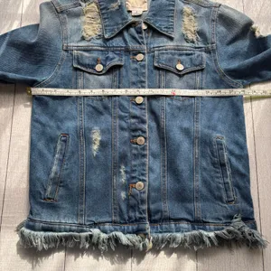 Iris Basic Distressed Fringe Hem Denim Jacket Small thumbnail 9