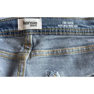 Kensie High Rise Wide Leg Light Wash Blue Stretch 5-Pocket Frayed Hem Jeans 14 thumbnail 7