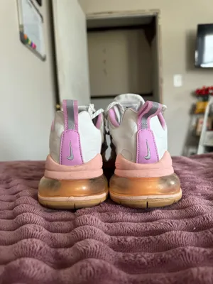 Nike 270 Air Max React Shoes thumbnail 3