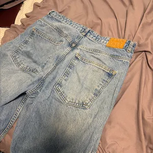 ZARA Straight high rise jeans thumbnail 3