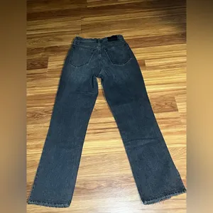 Abercrombie & Fitch The 90's Straight Ultra High Rise Size 26/2s Black Washed thumbnail 2